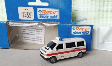 Roco. Sanitka. Volkswagen VW T4 Bus baby, Notarzt.   (B81)