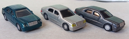 Vyprodno...Set t dekoranch autek na kolejit H0.  (H211)