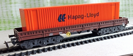 Vyprod�no...TT. Plo�inov� v�z. �est n�prav. kontejner HAPAG LLOYD. (E7)