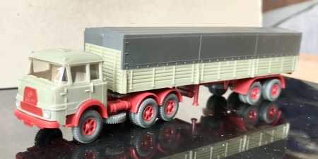 Wiking. Krupp. Taha�. N�v�s. N�kladn� auto. 1:87. D�lka 15cm.    (A214)