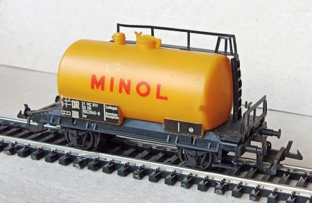 DR. Zeuke. TT. Cisterna. N�kladn� v�z. 1:120. Minol.(G55)