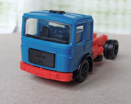 Man. Taha�. N�kladn� v�z. M���tko:1:120. TT. D�lka 4,5cm.  (A246)