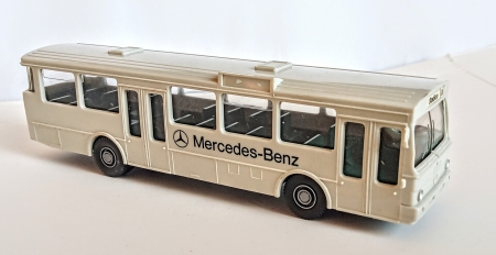 Vyprodno...Wiking. Autobus Mercedes - Benz. 1:87. Dlka 13cm.   (B49)