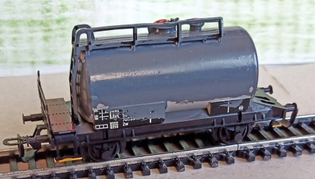 DR. TT. 1:120. Cisterna. N�kladn� v�z. Stav viz popis vagonu. (E18)