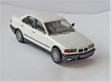 Vyprodno...Herpa BMW 325i.    (H172)