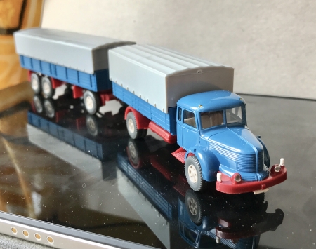 Wiking. Krupp Titan Last zug. Nkladn auto. Vlek. Dlka cca 19cm.Mtko:1:87    (A213)