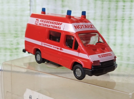 Pralin�. Ford tranzit. Dod�vka. Hasi�i. 1:87.  (B63)