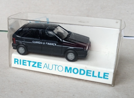 Vyprodno...Rietze. Fiat Tipo. Osobn auto. 1:87  (E58)