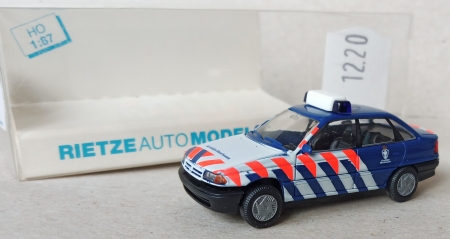 Rietze. Opel Astra. Osobn auto 1:87  (E63)