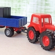Modell Fahrzeuge. Traktor + vlek Wiking.  1:87. D�lka 13 cm. (Kod:B64)