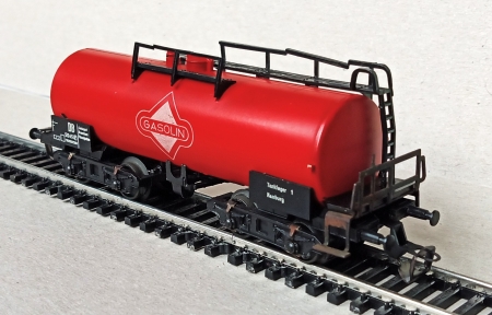 Vyprodno...DB. Cisterna vz. GASOLIN. TT. Kovov dvojkol. Pokozen zbradl. (G78)