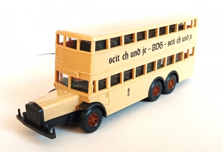 Vyprodno...Wiking. historick dvopatrov autobus. Dlka 13cm. 1:87.  (B50)